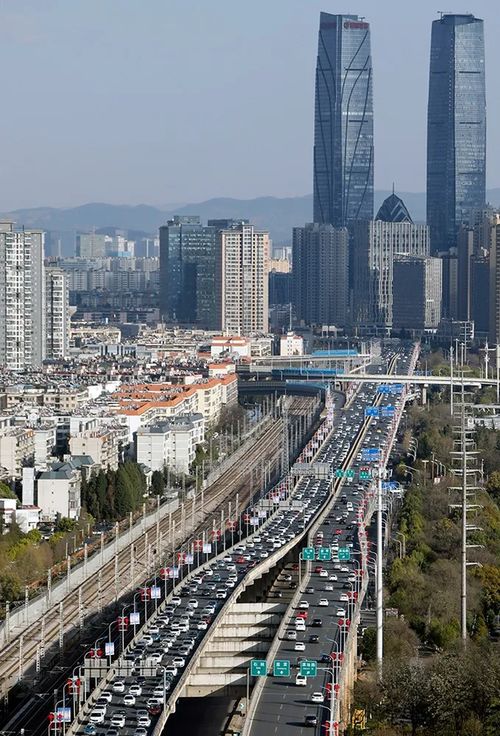 昆明眾多樓盤降價(jià)促銷,但這個(gè)片區(qū)幾個(gè)樓盤價(jià)格堅(jiān)挺,均價(jià)超2萬(wàn)