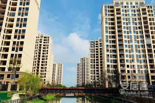 上海春天優(yōu)點(diǎn) 不足,上海春天怎么樣,上海春天周邊房產(chǎn)中介經(jīng)紀(jì)人評價(jià)